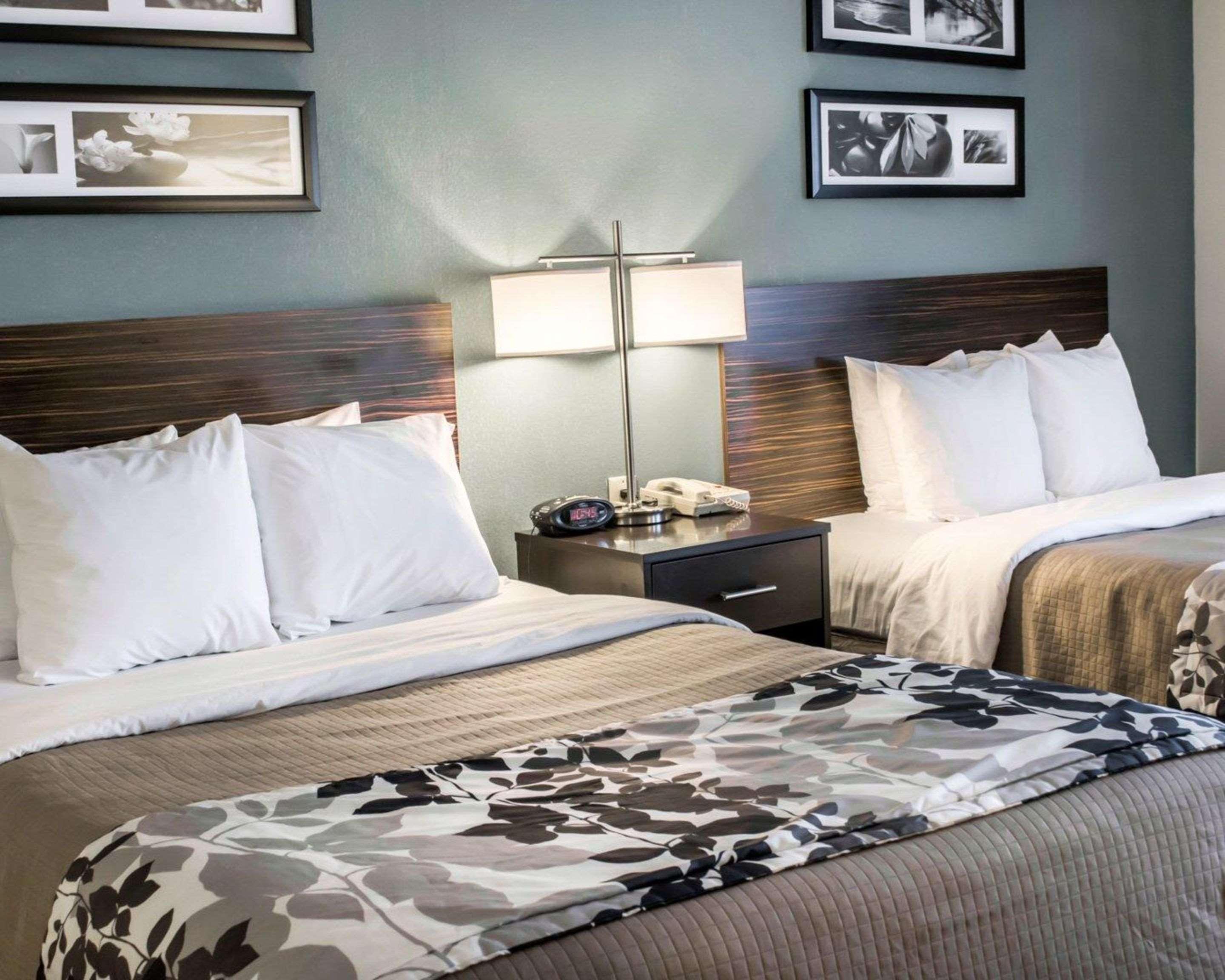 SUITE, KING BED, ACCESSIBLE