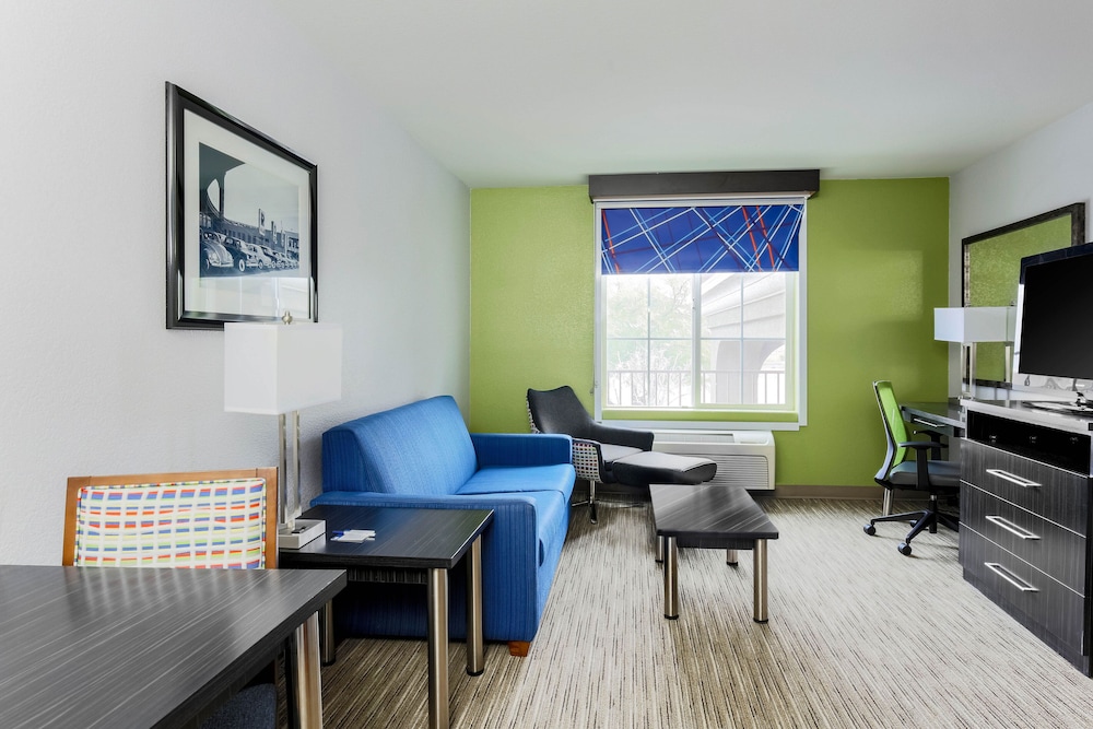 Holiday Inn Express Lancaster 45/70