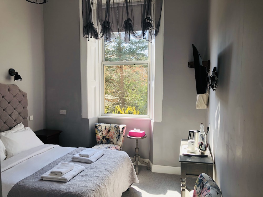 Auld Reekie Guest House 7/25