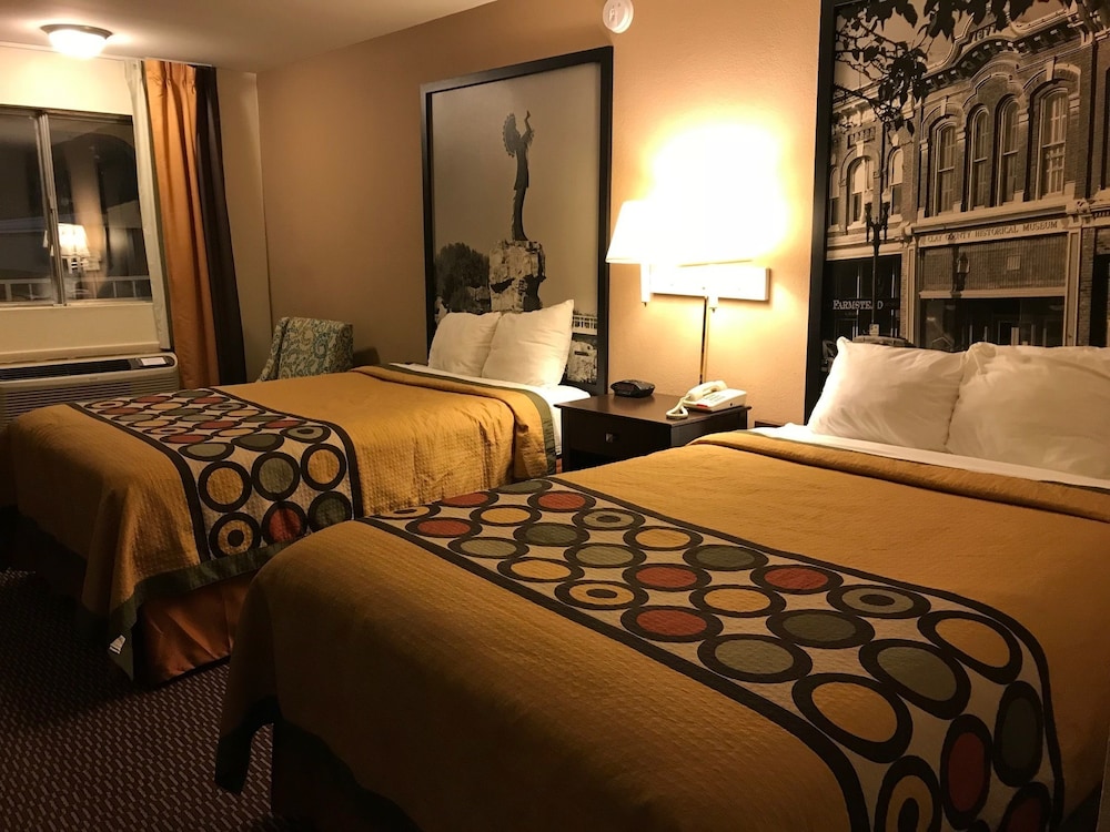 Red Lion Inn & Suites Junction City 6/29