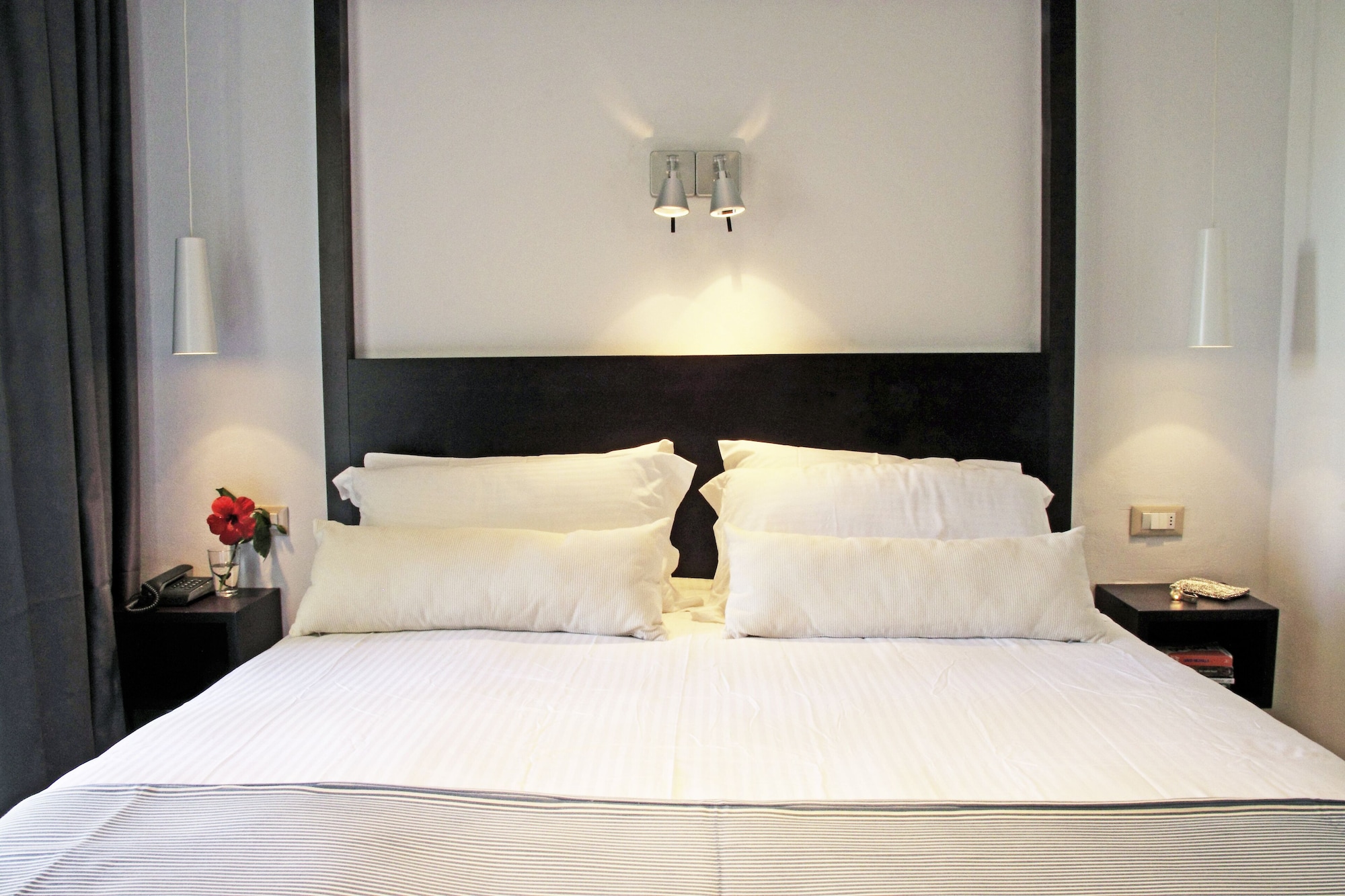 2 Bedrooms, Apartment, 2 Queen and Twin Beds, Inland View