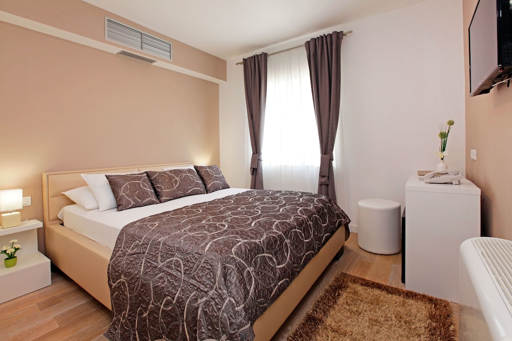 Hotel Villa Telenta 16/73