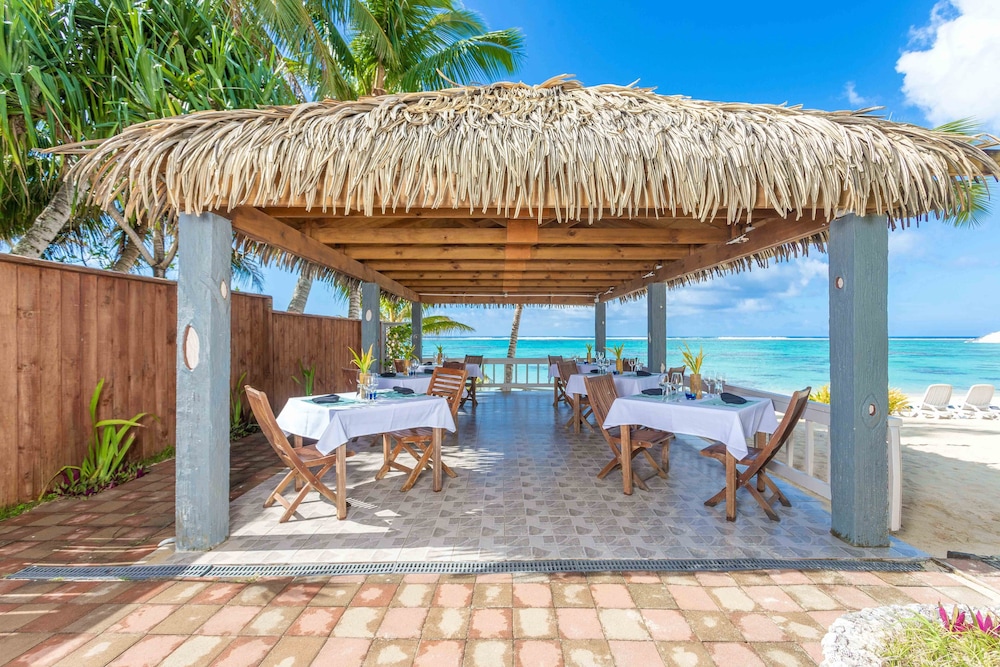 Moana Sands Beachfront Hotel 55/58
