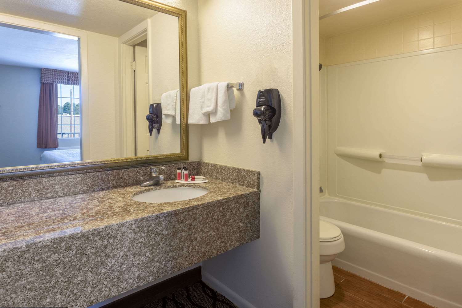 Days Inn by Wyndham Leesville 9/9