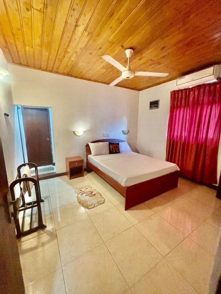 Tamarind Tree Inn 18/47
