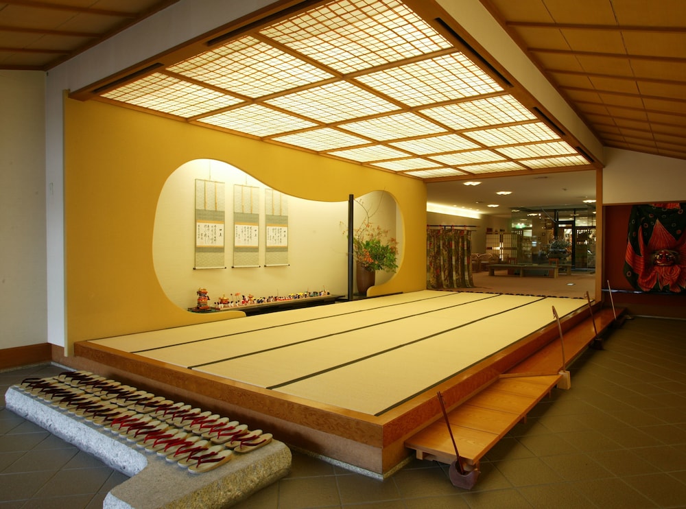 Honjin Hiranoya Kachoan 32/50