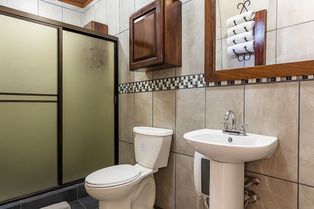 La Terraza Guest House 49/50