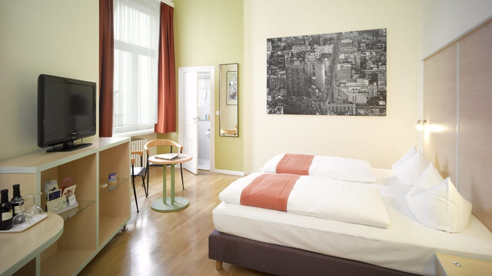 COMFORT, DOUBLE BED