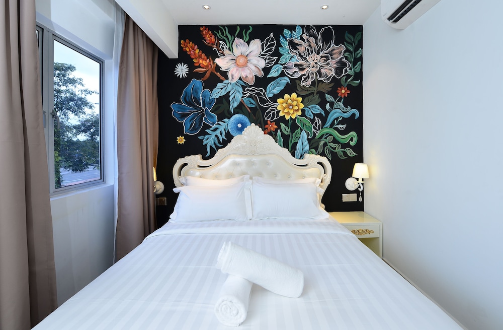 Hotel De Art Usj 21 26/35