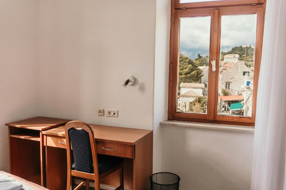 Hotel Glavovic 11/53