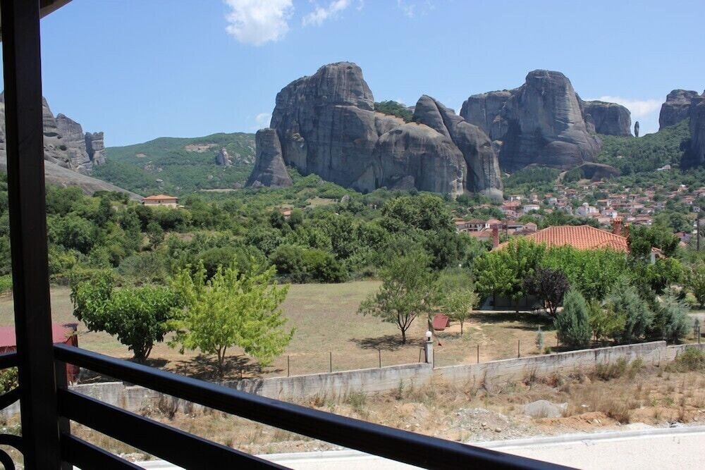 Grand Meteora Hotel 3/60
