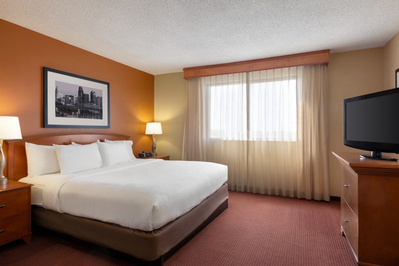Embassy Suites by Hilton Kansas City International Airport 21/69