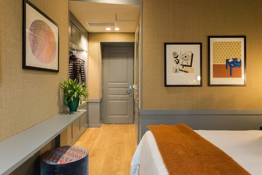 Living Suites by Brera Apartments 36/37