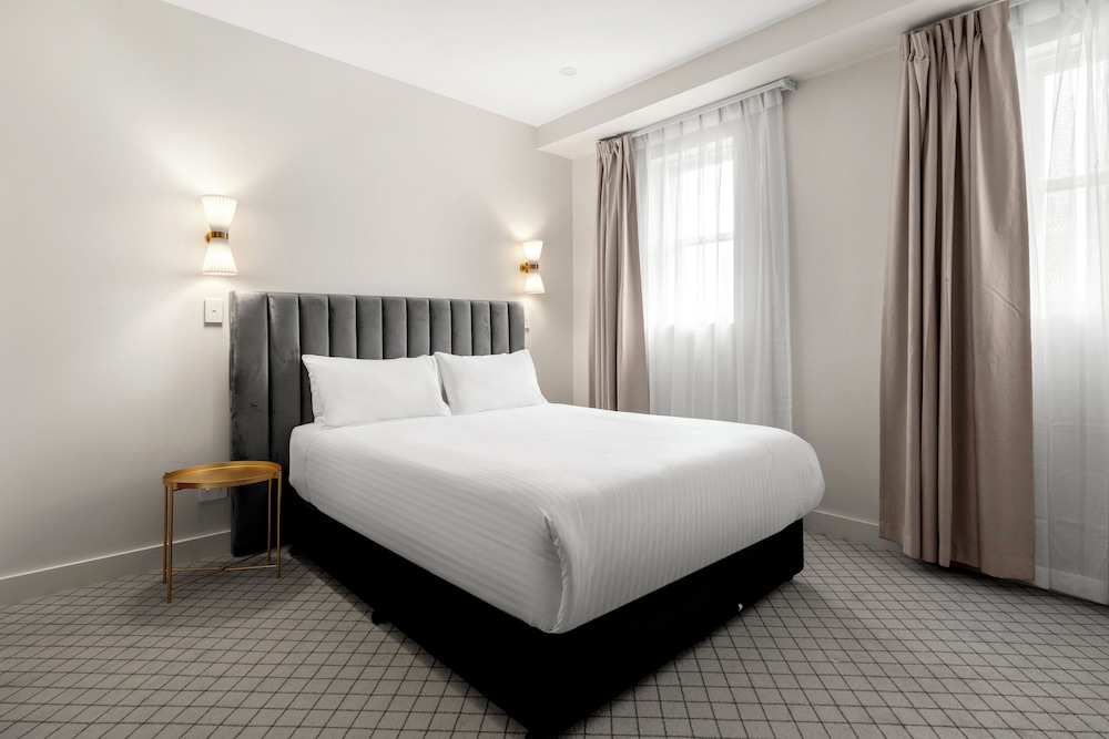 Deluxe, Queen Bed