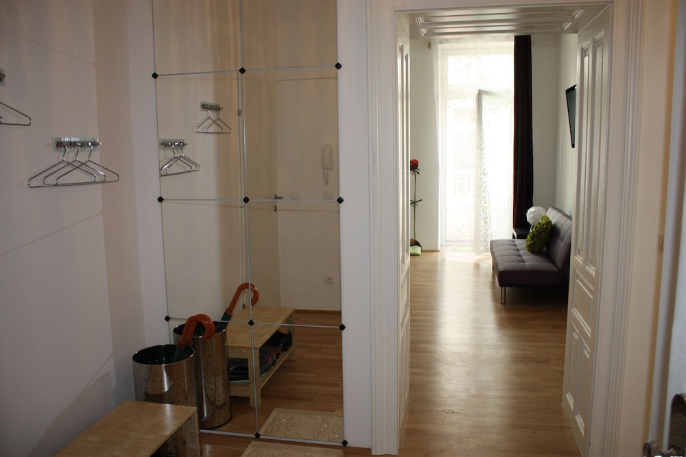 GoVIenna Modern Apartment 8/17