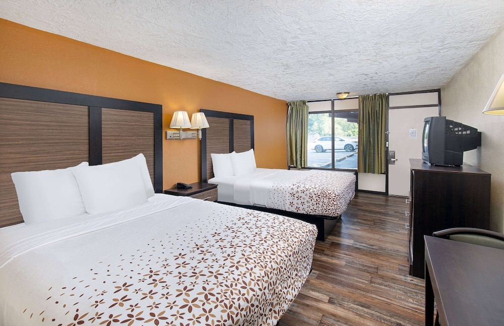 ROOM, 2 QUEEN BEDS