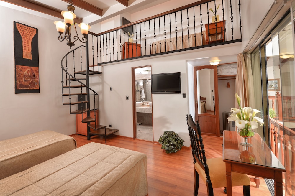 Ruinas Hotel 20/36