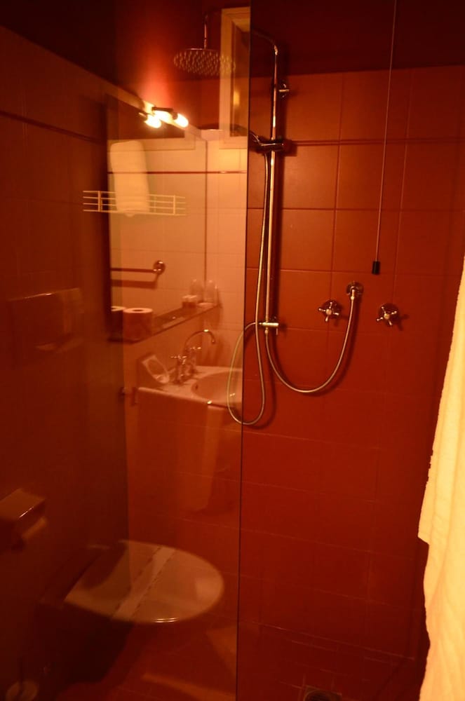 M14 Hotel 56/56
