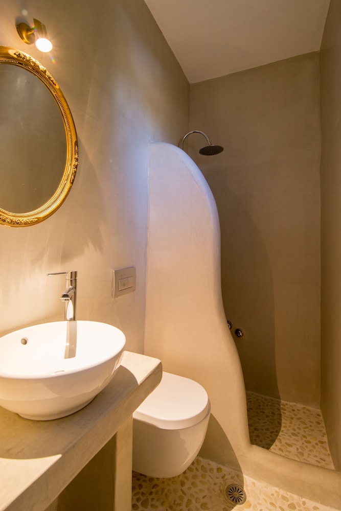 Antonina Hotel Apartments 45/50