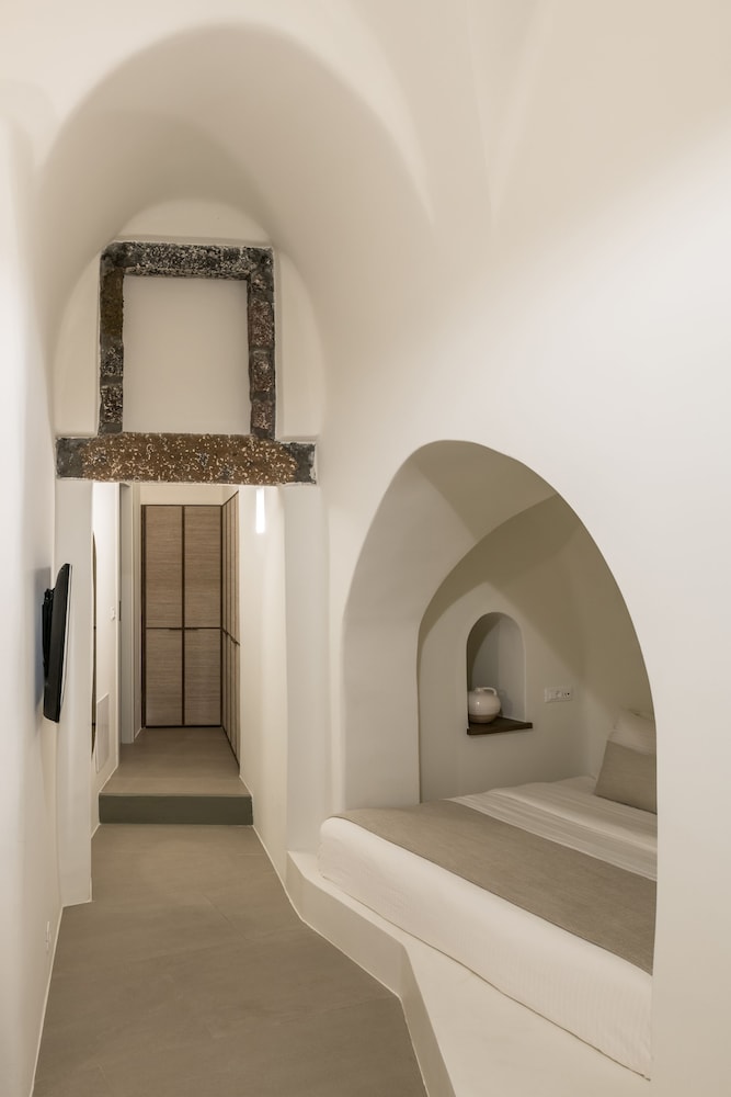 Enigma Apartment 14/50