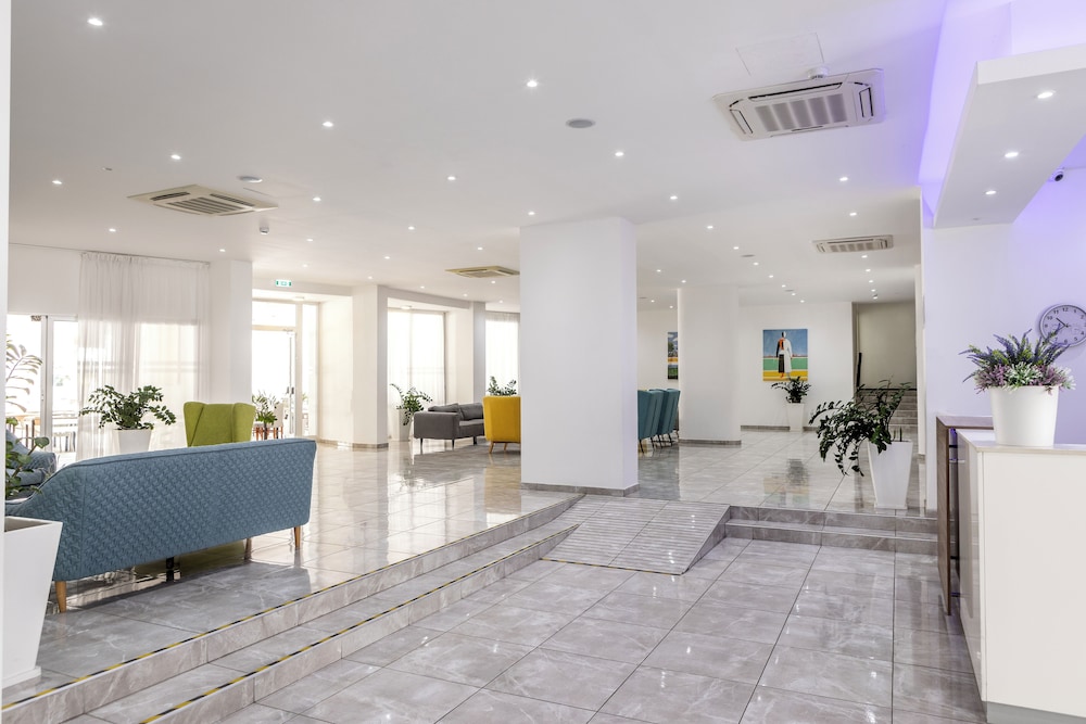 Papantonia Hotel 7/60