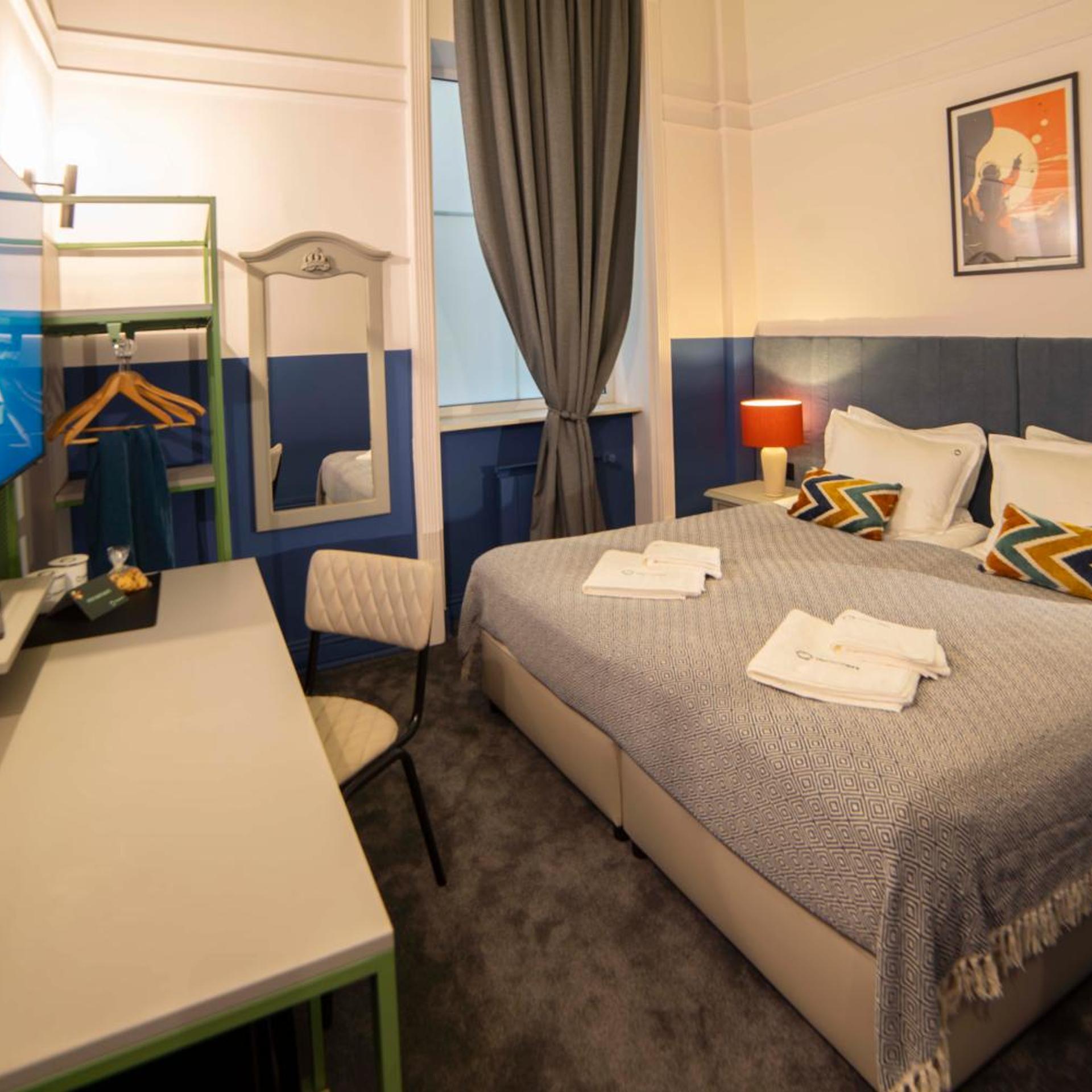 Economy, Double Bed