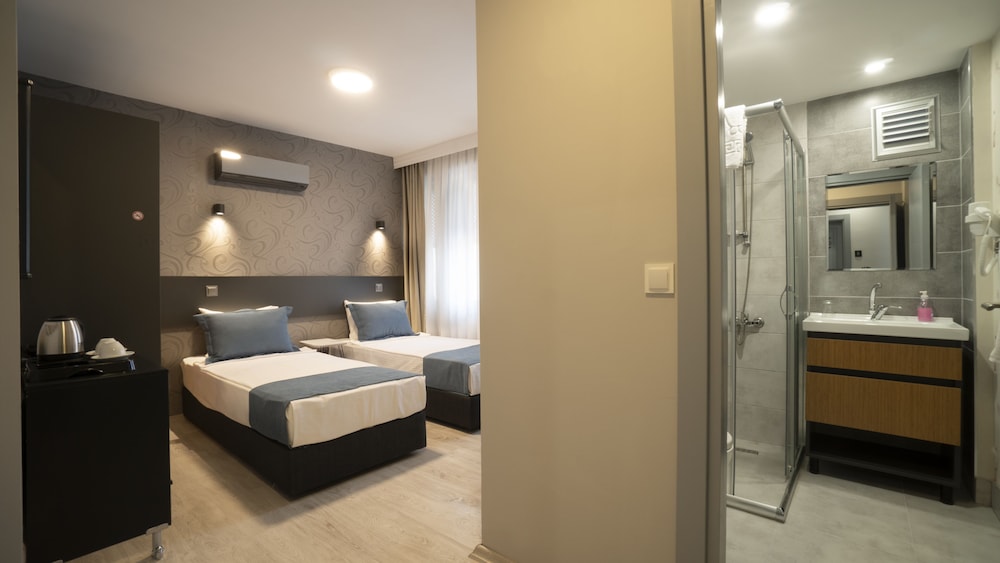 OPERA Boutique Hotel 7/24