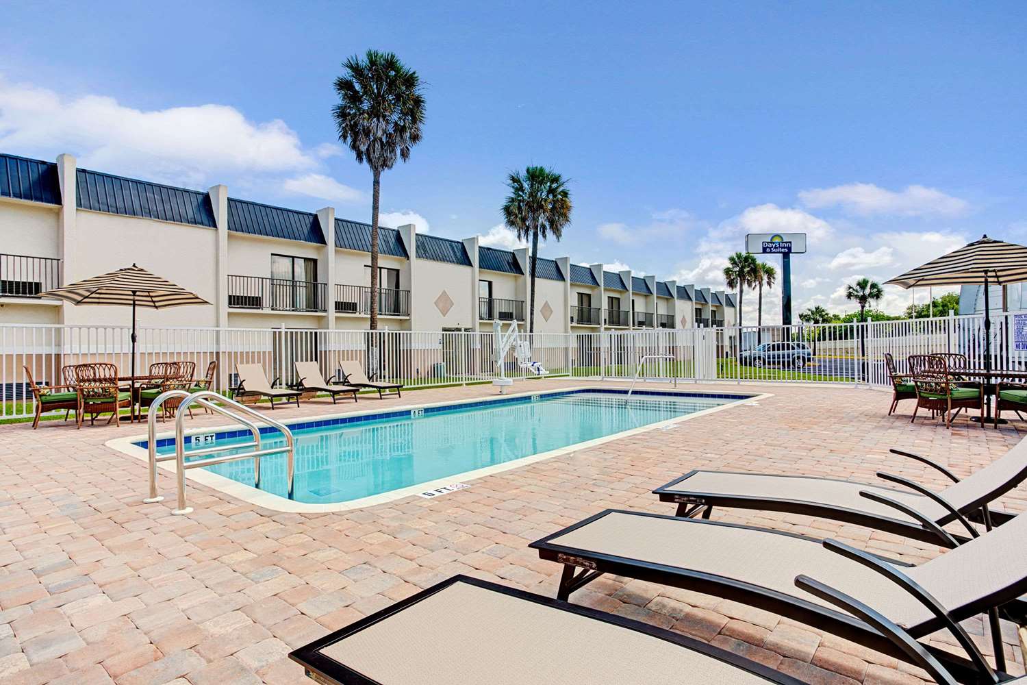 Days Inn & Suites by Wyndham Tampa near Ybor City 9/11