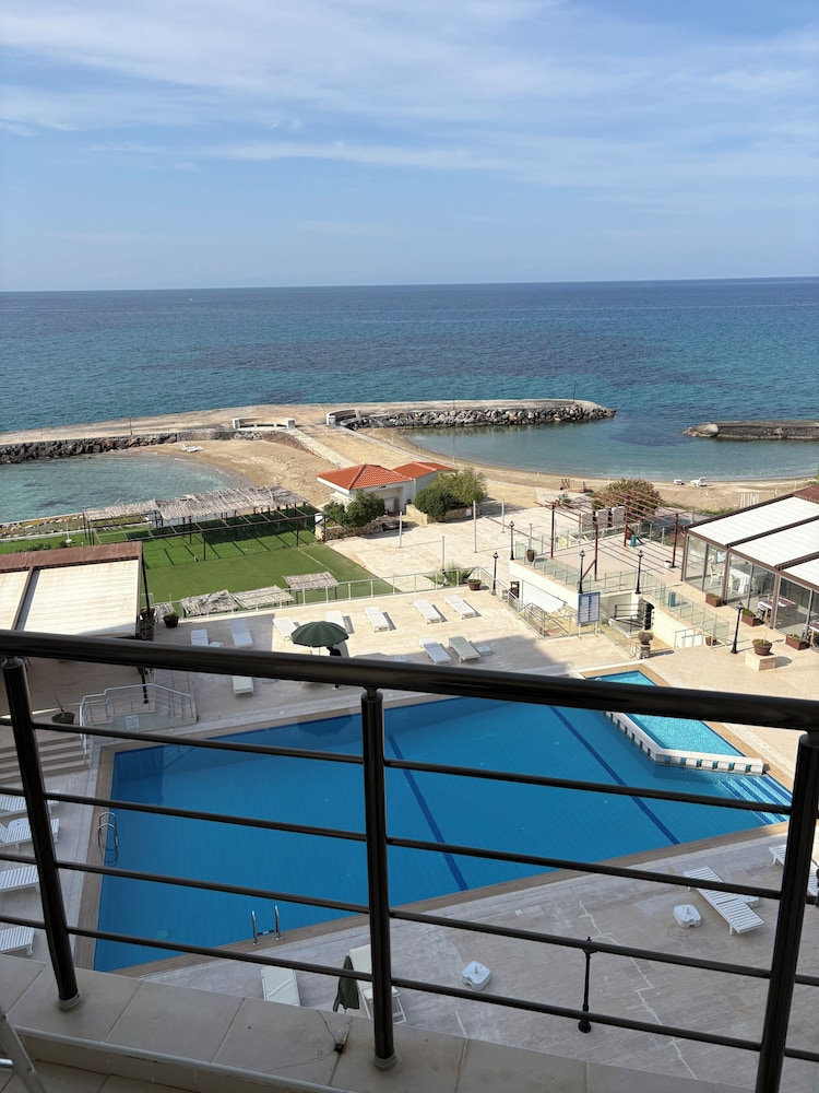 ADA BEACH HOTEL 37/50