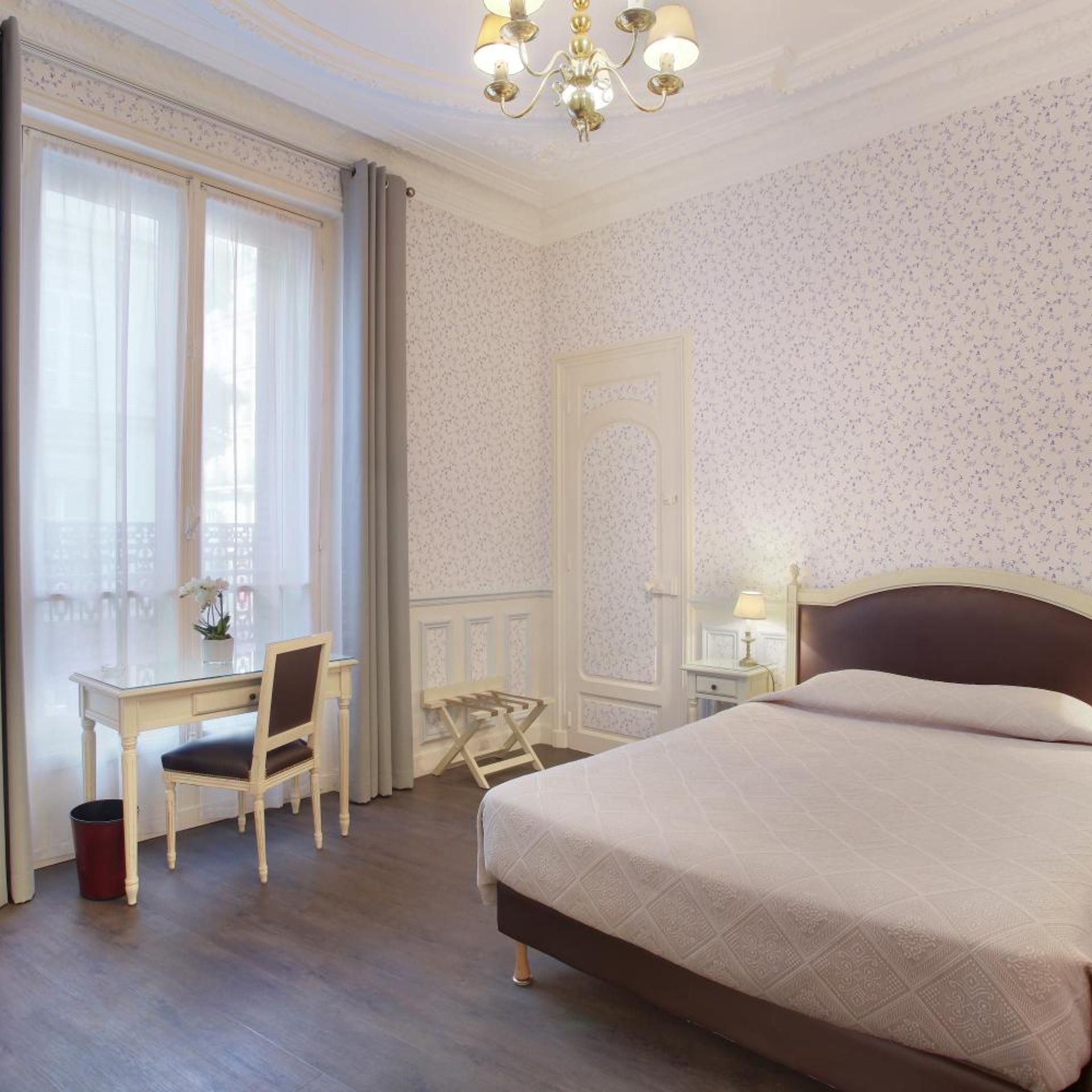 Hotel Du Printemps 12/48