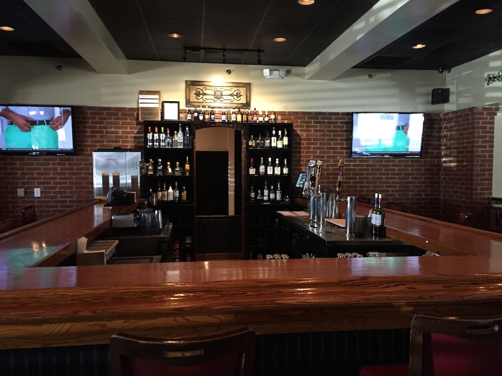 Comfort Inn and Suites Near Danville Mall 26/31