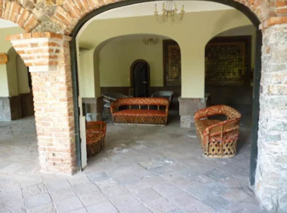 Hotel Castillo Santa Cecilia 17/70