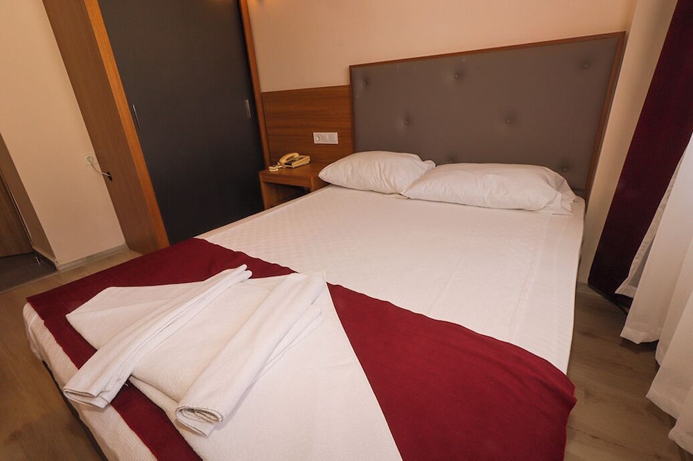 Throne Beach Resort and Spa 15/50