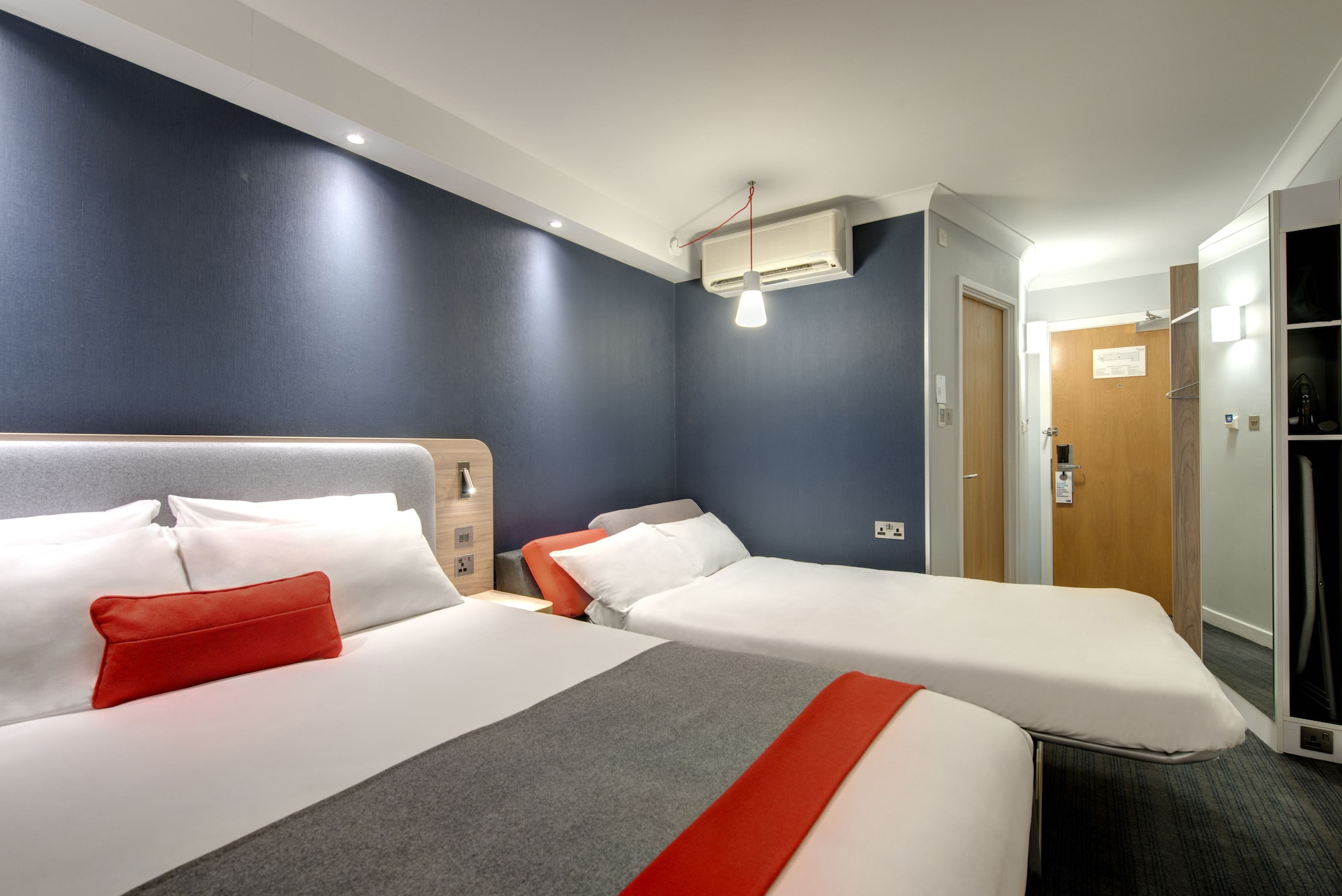 STANDARD, DOUBLE BED, SOFA