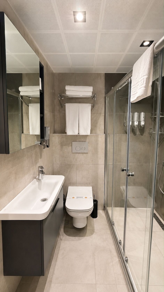 Ankara Royal Hotel 43/45