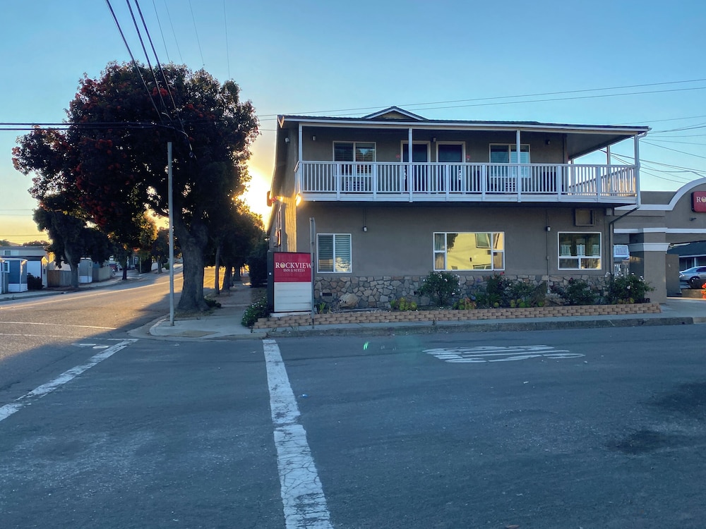 Rockview Inn And Suites 44/54