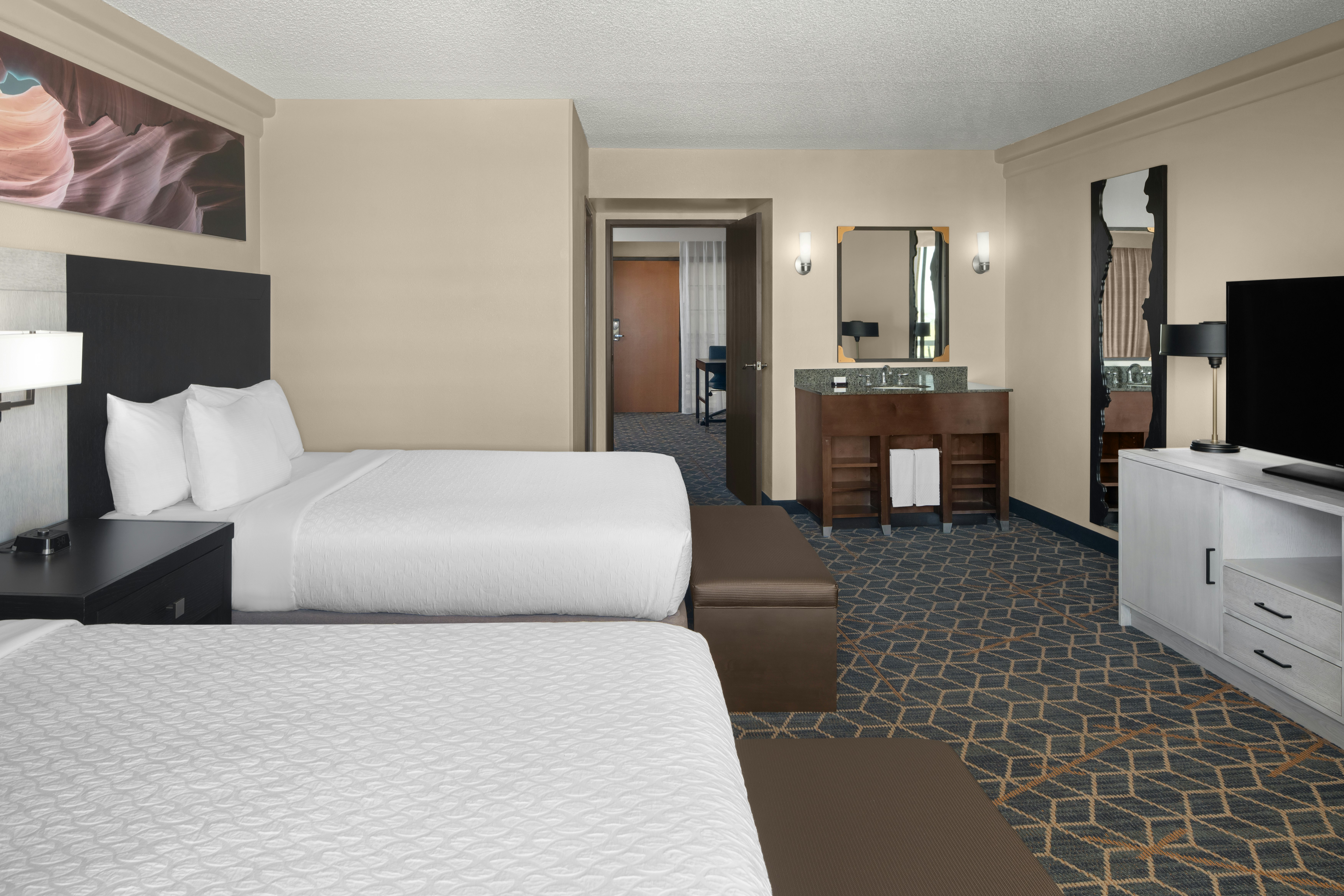 2 ROOMS, SUITE, 2 QUEEN BEDS