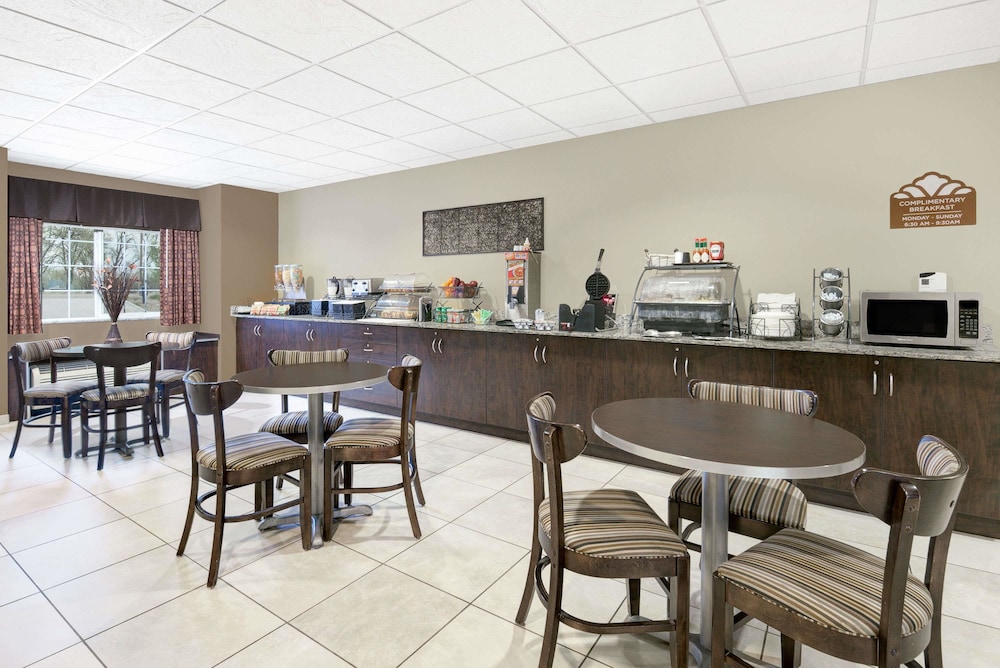 Microtel Inn Suites By Wyndham Sidney 21/25