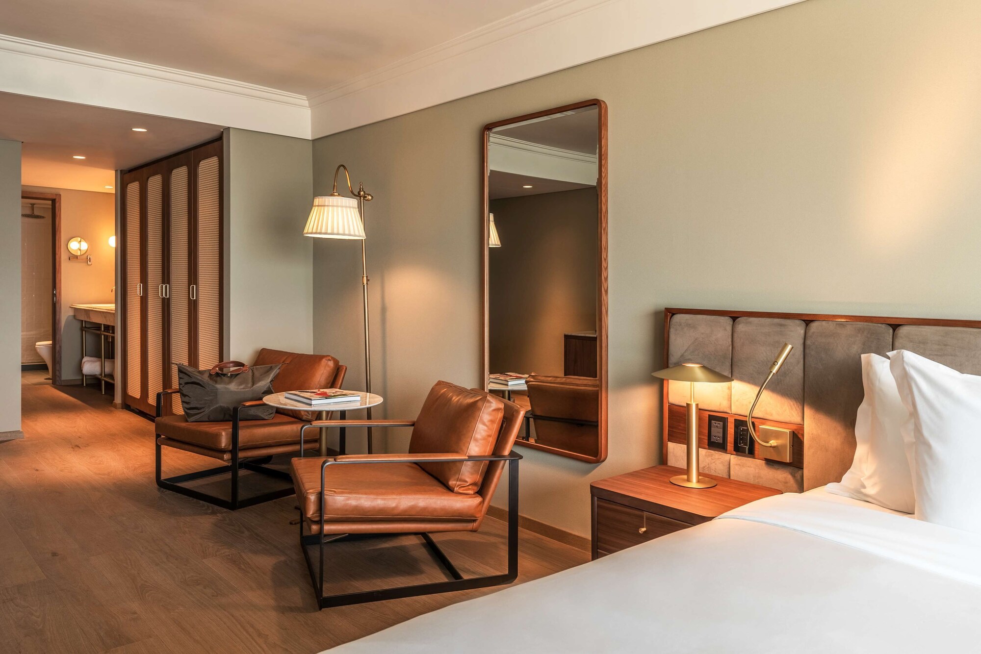EXECUTIVE, KING BED, SEA VIEW
