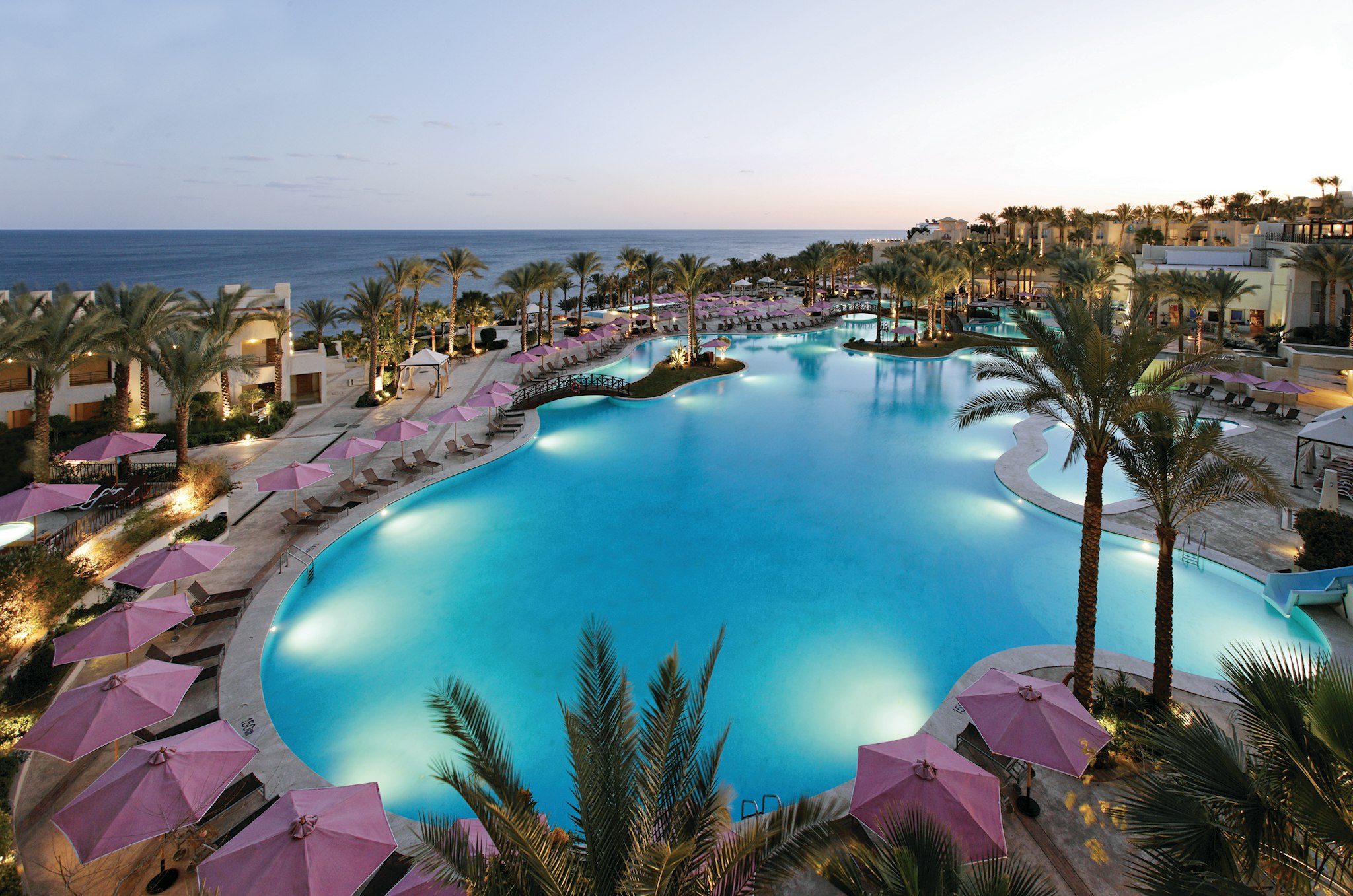 GRAND ROTANA RESORT AND SPA 45/50