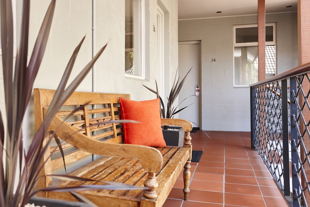 Elphin Motel and Serviced Apartments 8/50