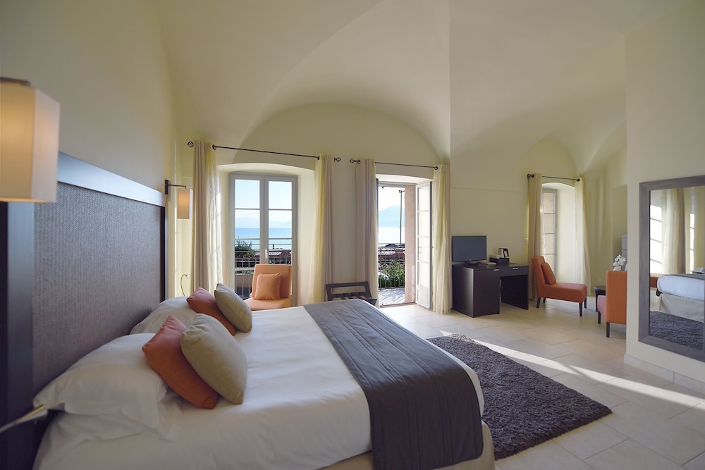 DELUXE, SUITE, SEA VIEW, GROUND FLOOR