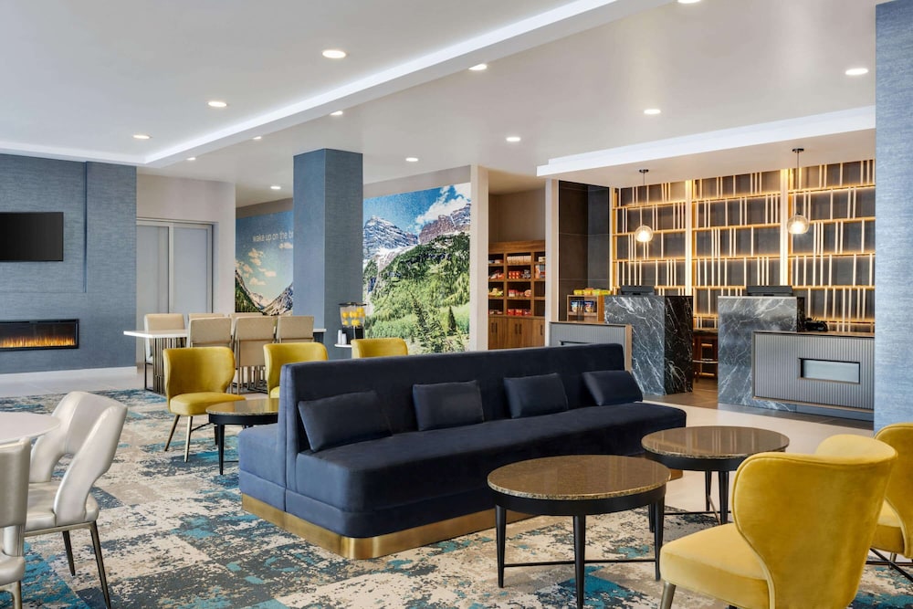 La Quinta Inn & Suites by Wyndham Denver Parker 30/50