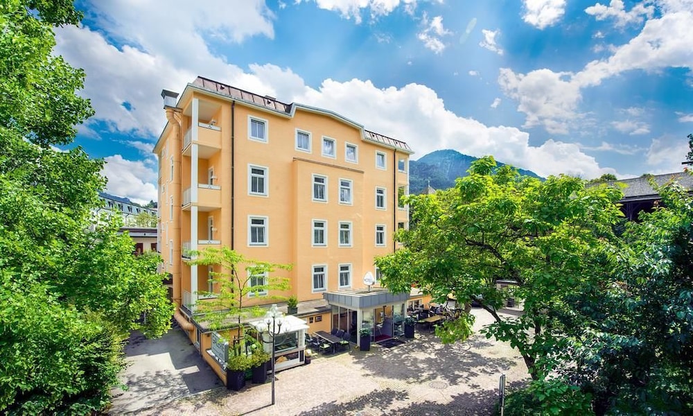 Galerie-Hotel Bad Reichenhall 3/69