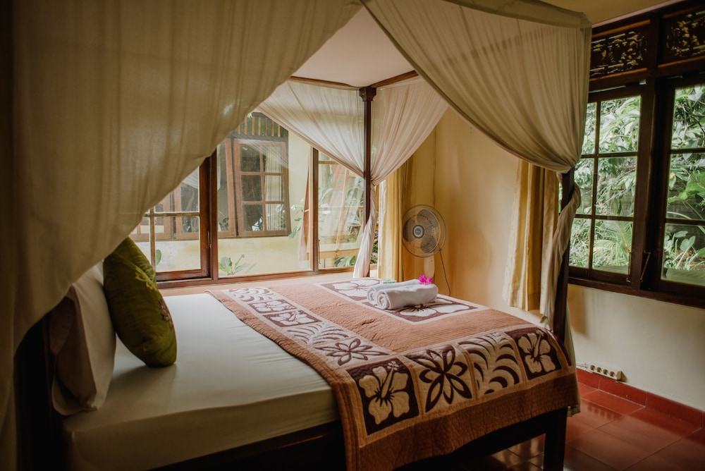 Nyoman Warta Accommodation 24/25