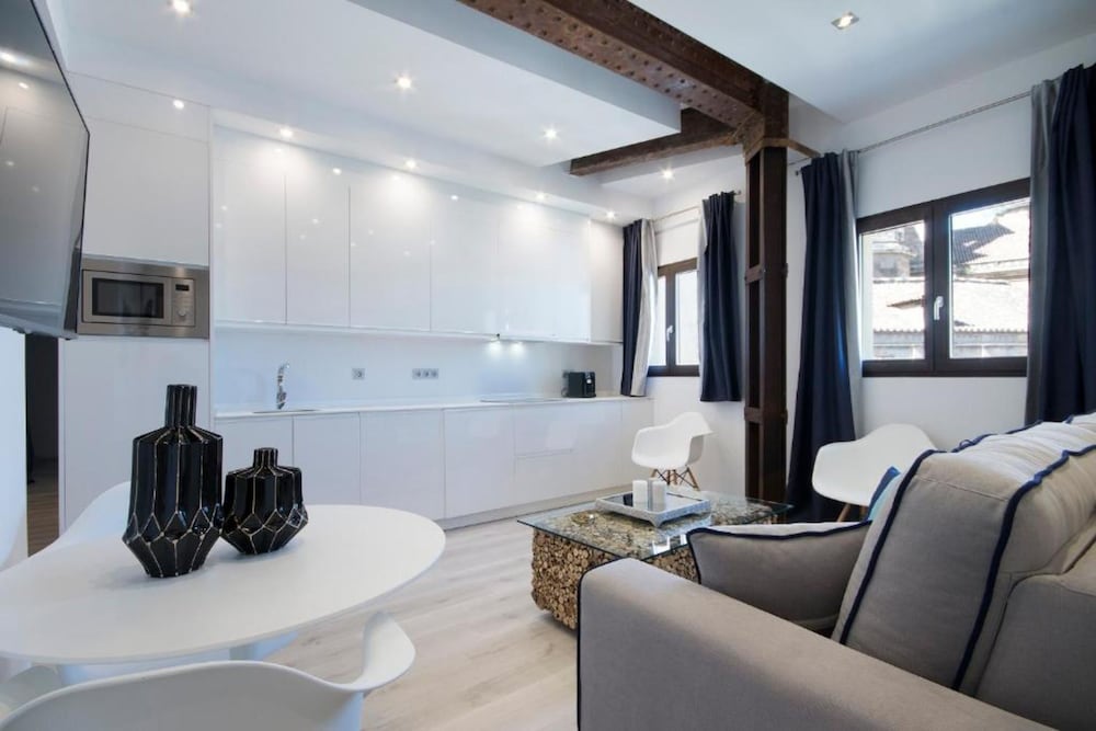 Habitat Suites Gran Via 17 53/65