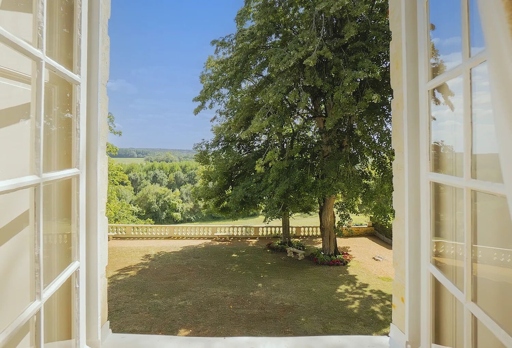 Chateau De Noirieux 36/50