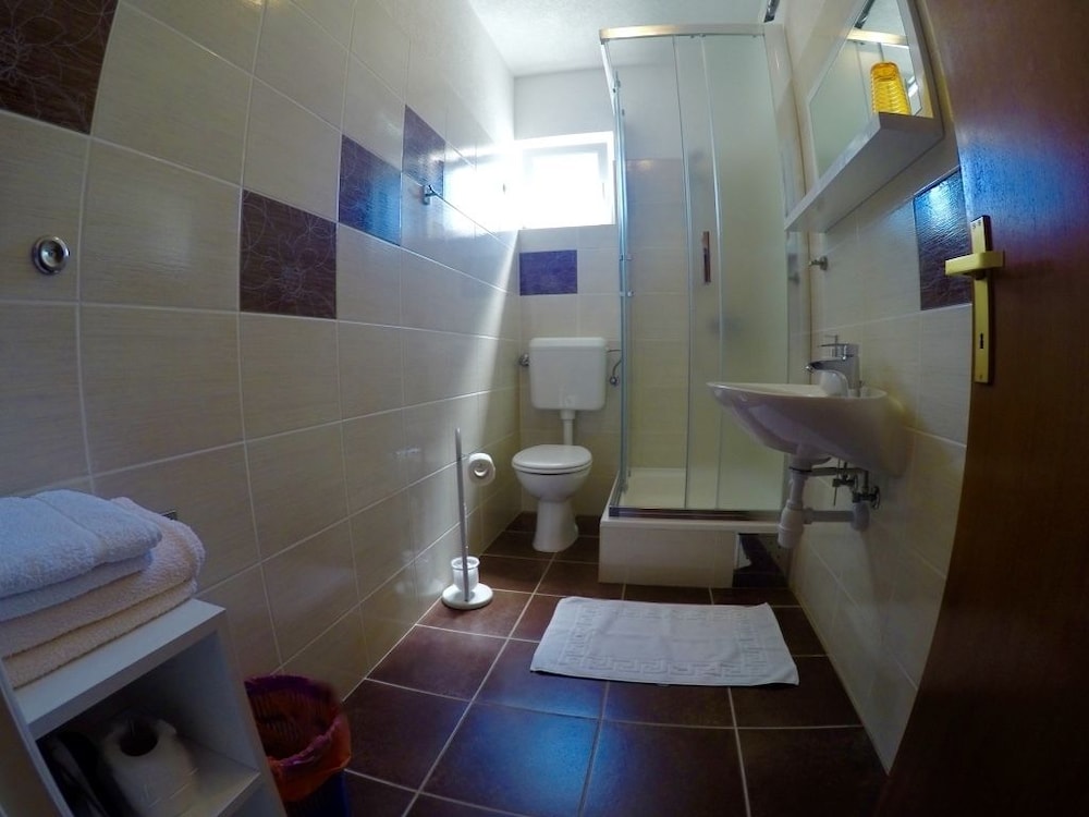 Vila Lacman 40/42