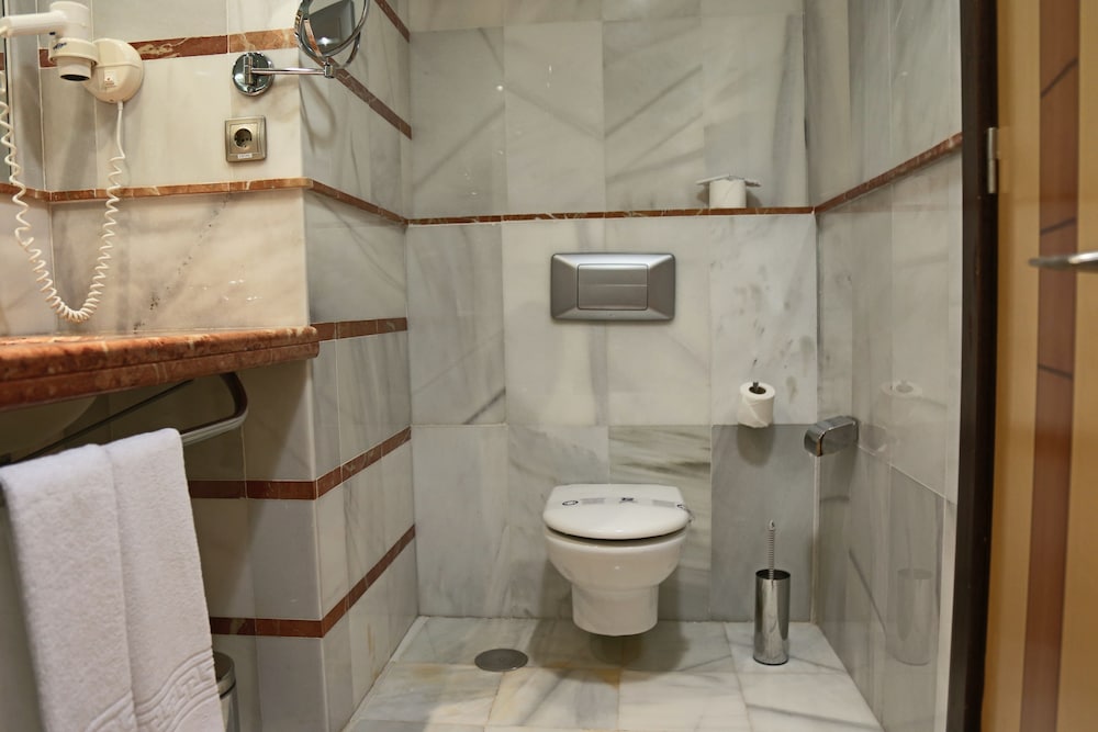 R2 Hotel Pajara Beach 46/48