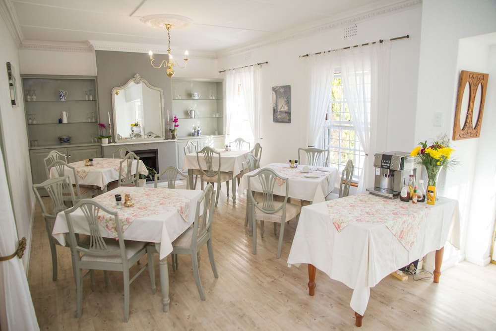 Howard's End Manor 26/50